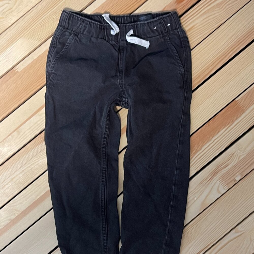 H&M Relaxed Fit Black Jeans Size 4